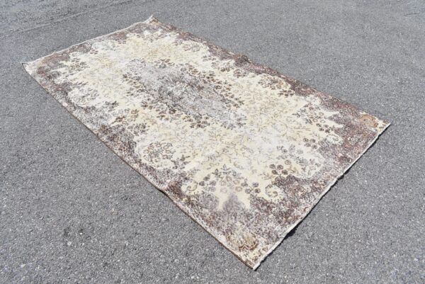 4.7 ft. x 8.5 ft. Vintage Turkish Rug TR01917 Image 4