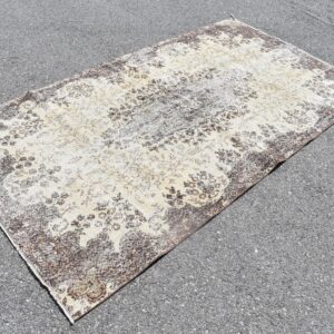 4.7 ft. x 8.5 ft. Vintage Turkish Rug TR01917 Image 1