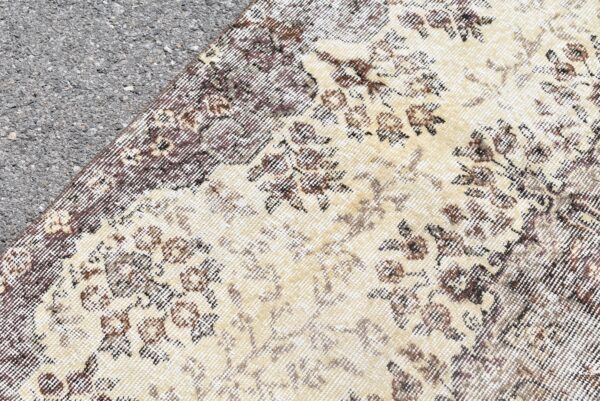 4.7 ft. x 8.5 ft. Vintage Turkish Rug TR01917 Image 5