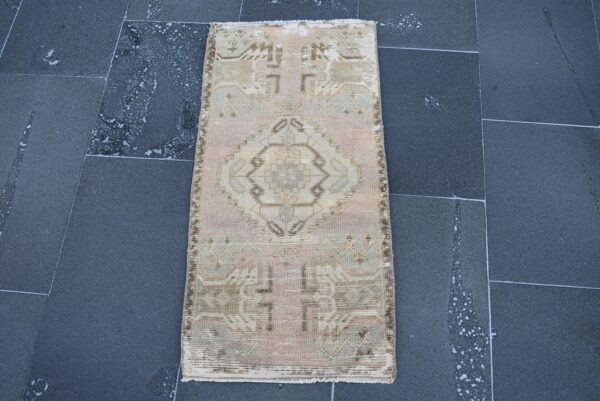 1.4 ft. x 2.9 ft. Vintage Turkish Rug TR01967 Image 2