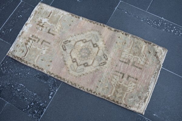 1.4 ft. x 2.9 ft. Vintage Turkish Rug TR01967 Image 3