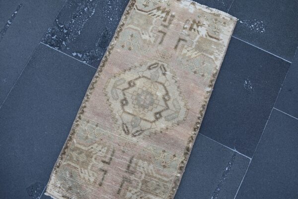 1.4 ft. x 2.9 ft. Vintage Turkish Rug TR01967 Image 5