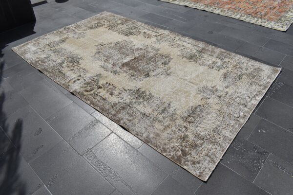5.5 ft. x 9.3 ft. Vintage Turkish Rug TR01997 Image 3