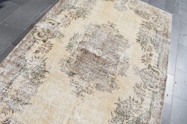 5.5 ft. x 9.3 ft. Vintage Turkish Rug TR01997 Image 4