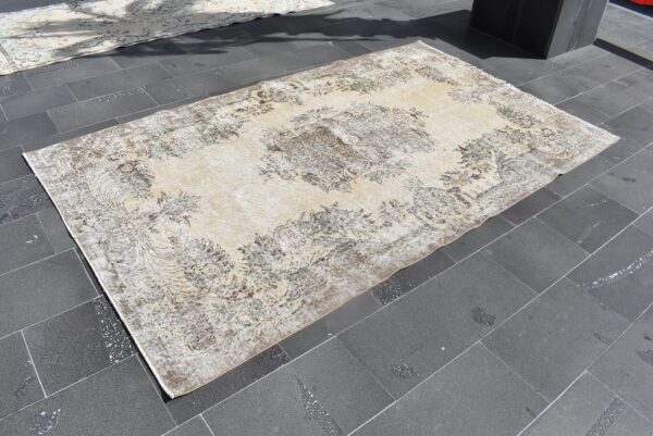 5.5 ft. x 9.3 ft. Vintage Turkish Rug TR01997 Image 1