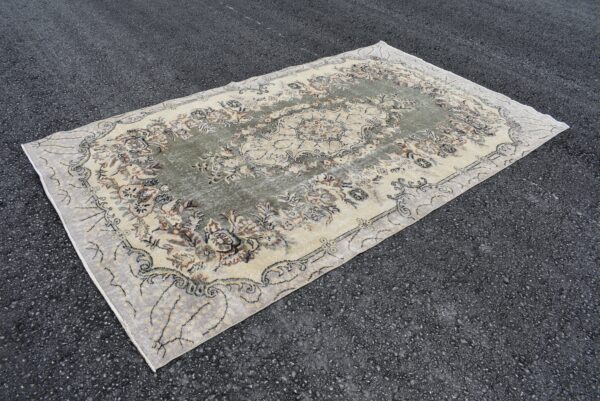 5.6 ft. x 9.6 ft. Vintage Turkish Rug TR02417 Image 1