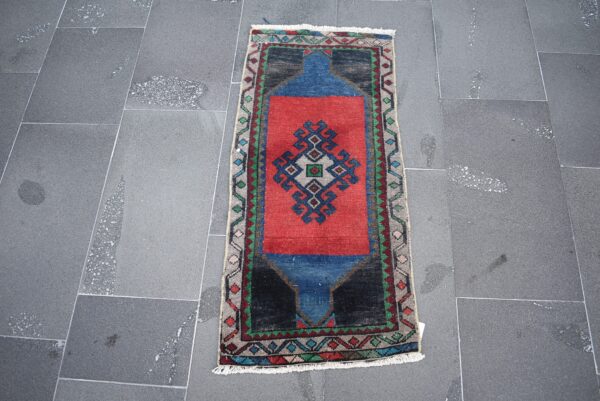 1.5 ft. x 3.4 ft. Vintage Turkish Rug TR03907 Image 2