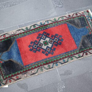 1.5 ft. x 3.4 ft. Vintage Turkish Rug TR03907 Image 1