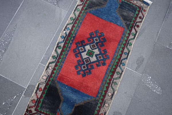 1.5 ft. x 3.4 ft. Vintage Turkish Rug TR03907 Image 5