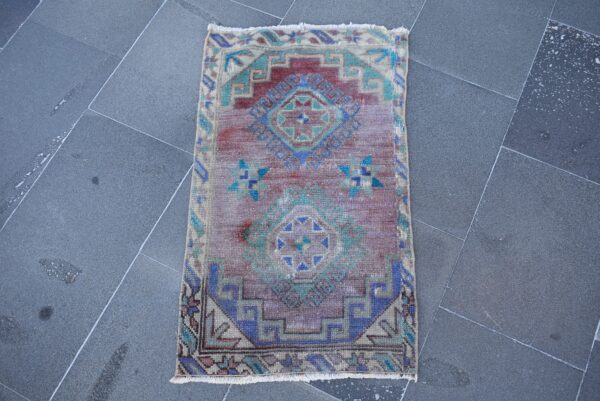 1.6 ft. x 2.8 ft. Vintage Turkish Rug TR03927 Image 2