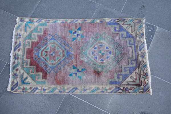 1.6 ft. x 2.8 ft. Vintage Turkish Rug TR03927 Image 4