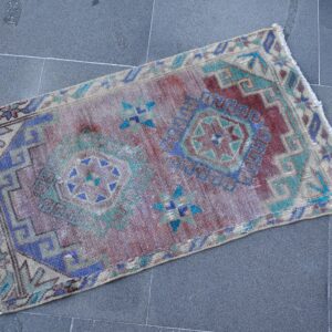 1.6 ft. x 2.8 ft. Vintage Turkish Rug TR03927 Image 1