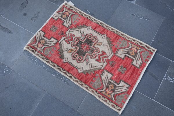 1.6 ft. x 2.6 ft. Vintage Turkish Rug TR03957 Image 3