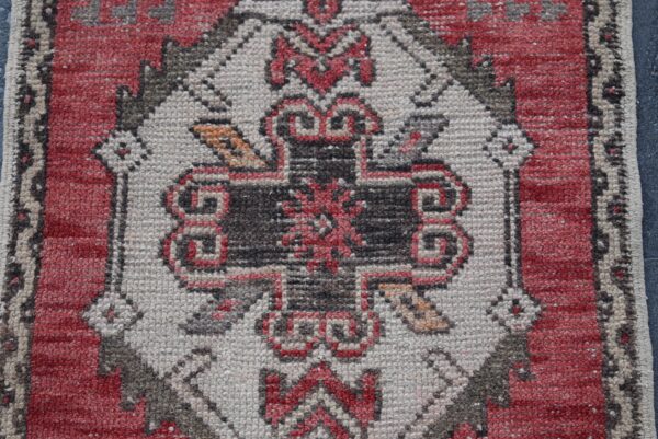 1.6 ft. x 2.6 ft. Vintage Turkish Rug TR03957 Image 6