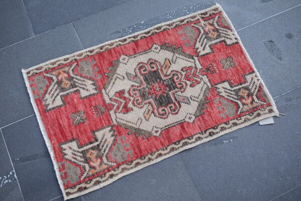 1.6 ft. x 2.6 ft. Vintage Turkish Rug TR03957 Image 1