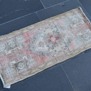 1.5 ft. x 3.1 ft. Vintage Turkish Rug TR03977 Image 1