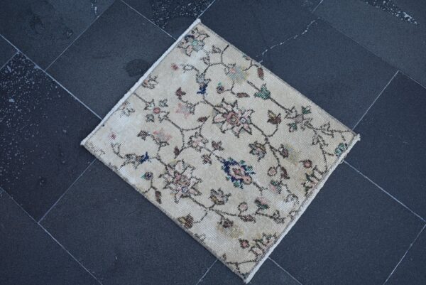 1.5 ft. x 1.8 ft. Vintage Turkish Rug TR03987 Image 3