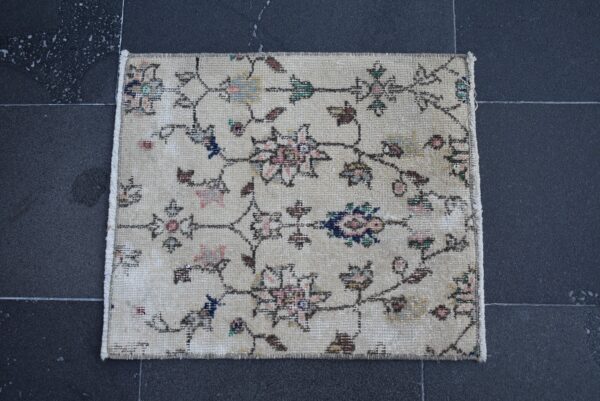 1.5 ft. x 1.8 ft. Vintage Turkish Rug TR03987 Image 4