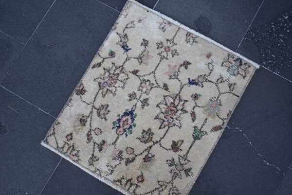 1.5 ft. x 1.8 ft. Vintage Turkish Rug TR03987 Image 5