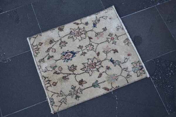 1.5 ft. x 1.8 ft. Vintage Turkish Rug TR03987 Image 1