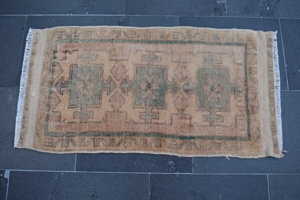 1.6 ft. x 3.1 ft. Vintage Turkish Rug TR04017 Image 4