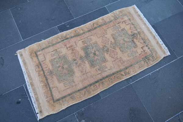 1.6 ft. x 3.1 ft. Vintage Turkish Rug TR04017 Image 1