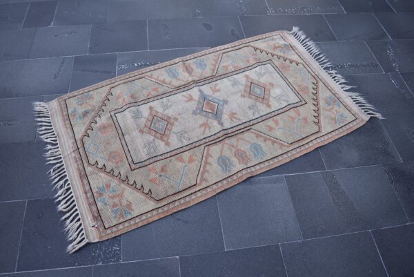 2.8 ft. x 4.8 ft. Vintage Turkish Rug TR04057 Image 1