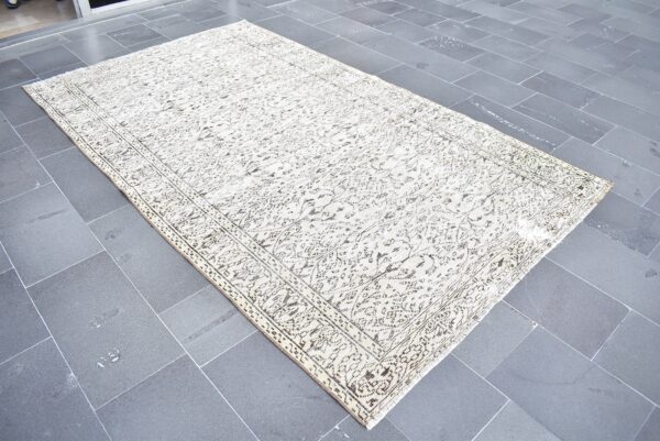 5.3 ft. x 9.2 ft. Vintage Turkish Rug TR04147 Image 3