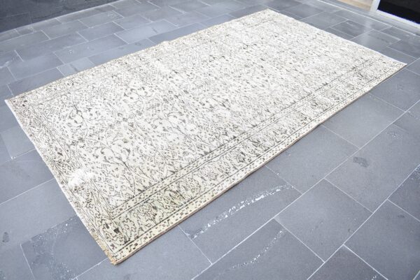 5.3 ft. x 9.2 ft. Vintage Turkish Rug TR04147 Image 1
