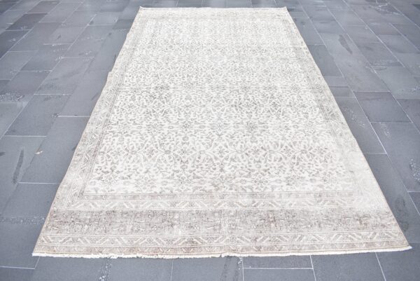 5.6 ft. x 10.2 ft. Vintage Turkish Rug TR04157 Image 2