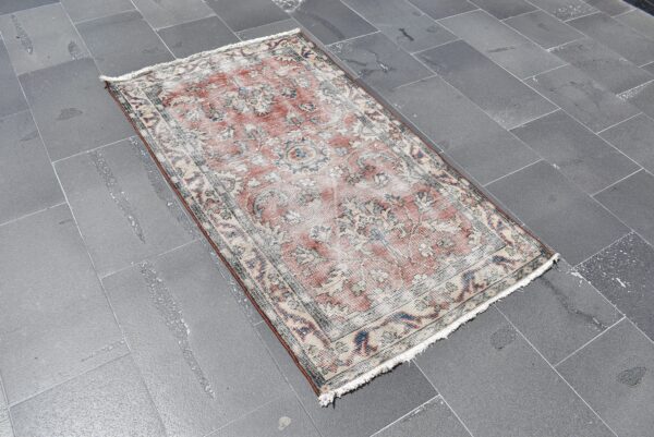 3 ft. x 4.5 ft. Vintage Turkish Rug TR04467 Image 3