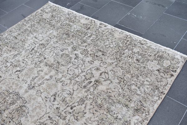 5.4 ft. x 9.9 ft. Vintage Turkish Rug TR04547 Image 4