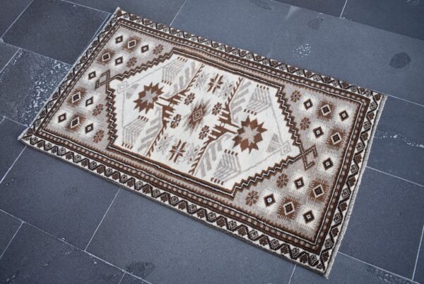 2.2 ft. x 3.8 ft. Vintage Turkish Rug TR04677 Image 3