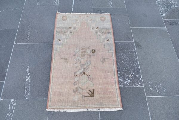 1.5 ft. x 2.8 ft. Vintage Turkish Rug TR04717 Image 2