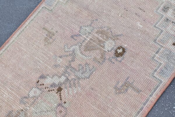 1.5 ft. x 2.8 ft. Vintage Turkish Rug TR04717 Image 5
