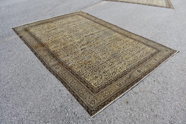 6.3 ft. x 9.4 ft. Vintage Turkish Rug TR04857 Image 3