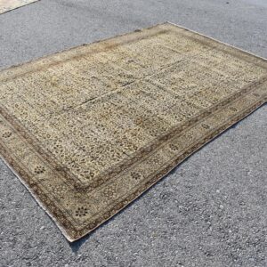 6.3 ft. x 9.4 ft. Vintage Turkish Rug TR04857 Image 1
