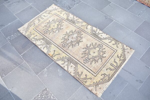 2.3 ft. x 4.4 ft. Vintage Turkish Rug TR04867 Image 2