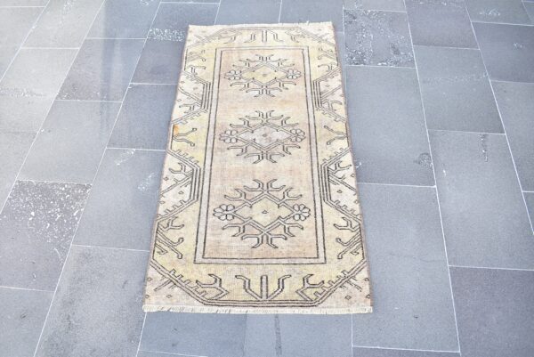 2.3 ft. x 4.4 ft. Vintage Turkish Rug TR04867 Image 3