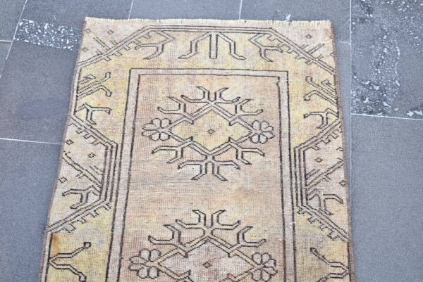 2.3 ft. x 4.4 ft. Vintage Turkish Rug TR04867 Image 4