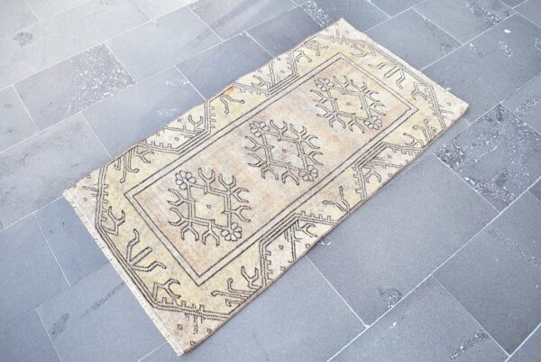 2.3 ft. x 4.4 ft. Vintage Turkish Rug TR04867 Image 1