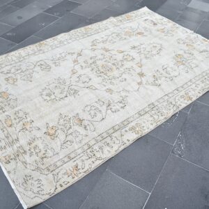 5.1 ft. x 8 ft. Vintage Turkish Rug TR05017 Image 1
