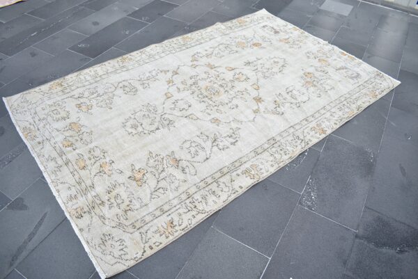 5.1 ft. x 8 ft. Vintage Turkish Rug TR05017 Image 1