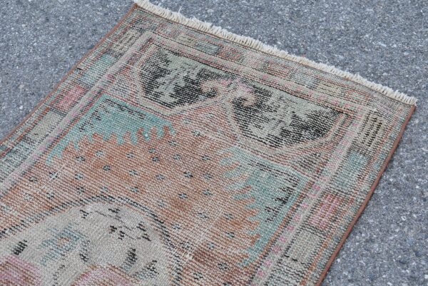 2.5 ft. x 5.3 ft. Vintage Turkish Rug TR05237 Image 4