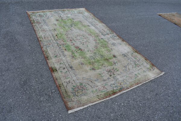 4.7 ft. x 8.1 ft. Vintage Turkish Rug TR05257 Image 3