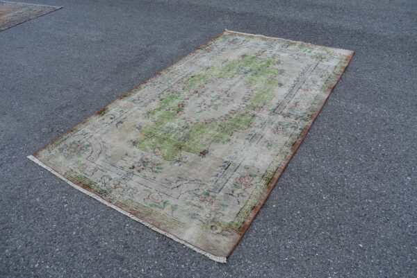 4.7 ft. x 8.1 ft. Vintage Turkish Rug TR05257 Image 1