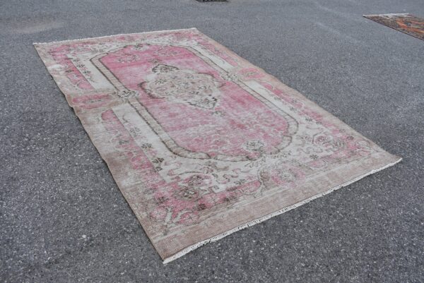 5.6 ft. x 8.6 ft. Vintage Turkish Rug TR05287 Image 3