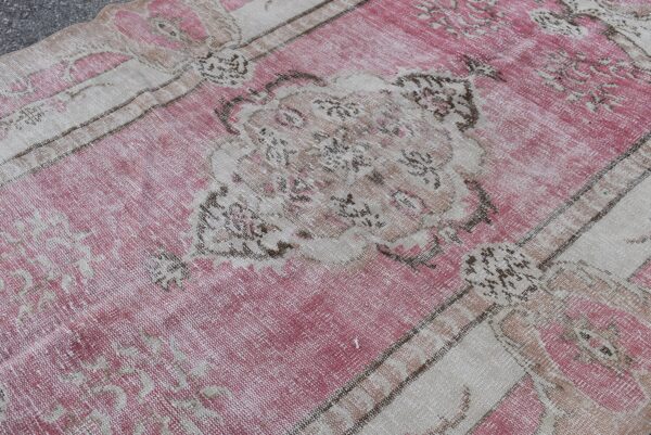 5.6 ft. x 8.6 ft. Vintage Turkish Rug TR05287 Image 5