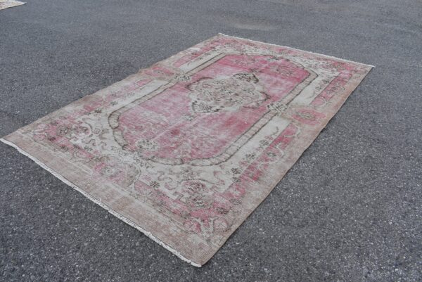 5.6 ft. x 8.6 ft. Vintage Turkish Rug TR05287 Image 1