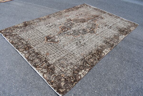 6.8 ft. x 10.2 ft. Vintage Turkish Rug TR05347 Image 1